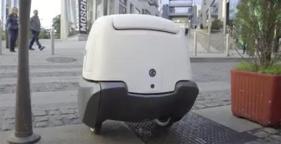 robot postino